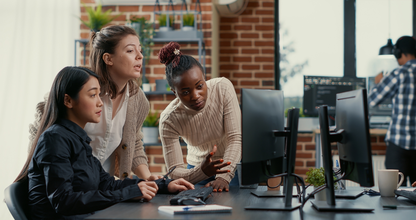 IT English Main Visual