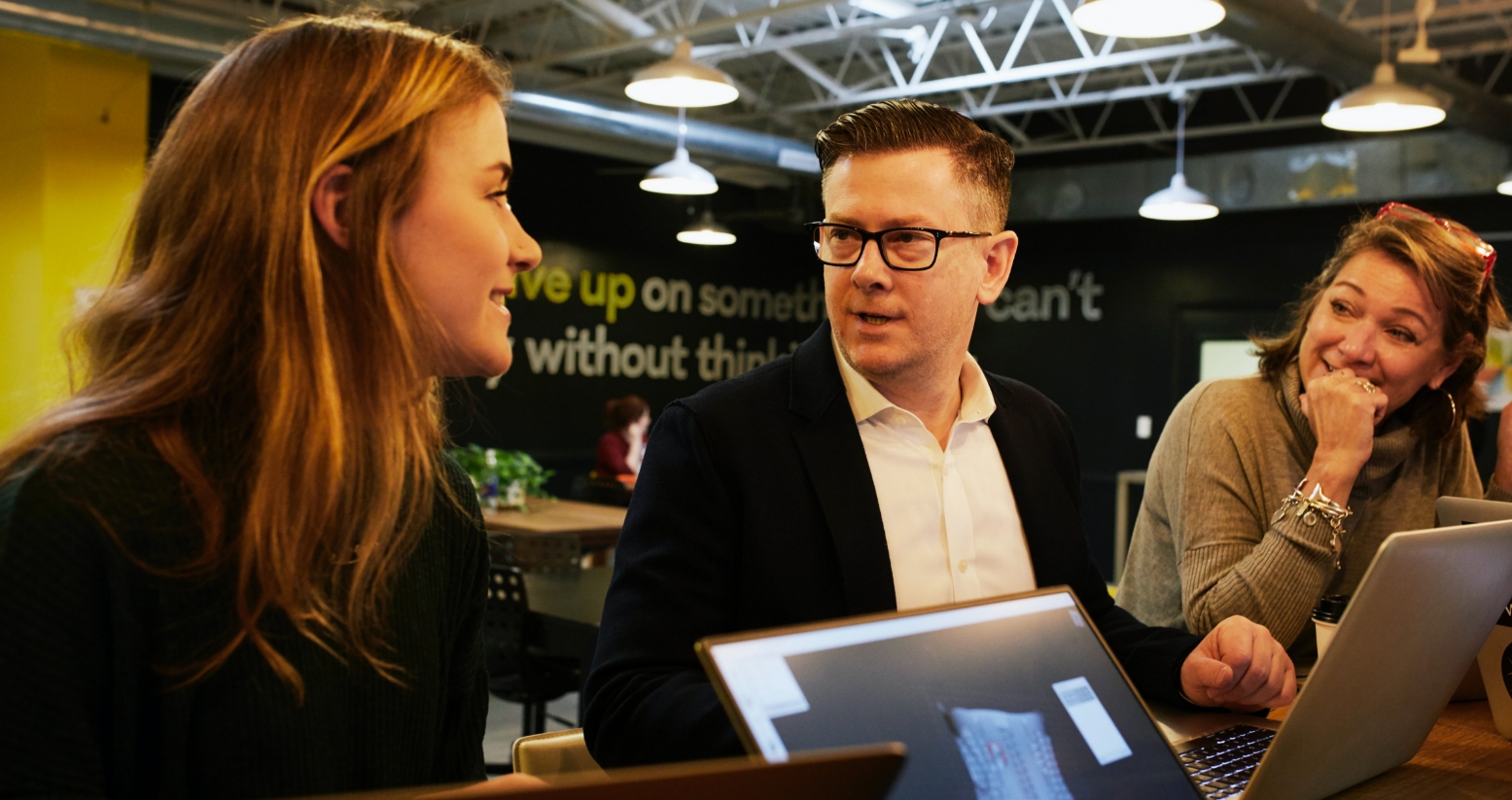 IT English Main Visual